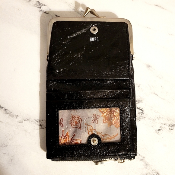 HOBO Shiny Black Patent Leather Small 'Peg' Wallet With Wanderlust Lining - Picture 3 of 6